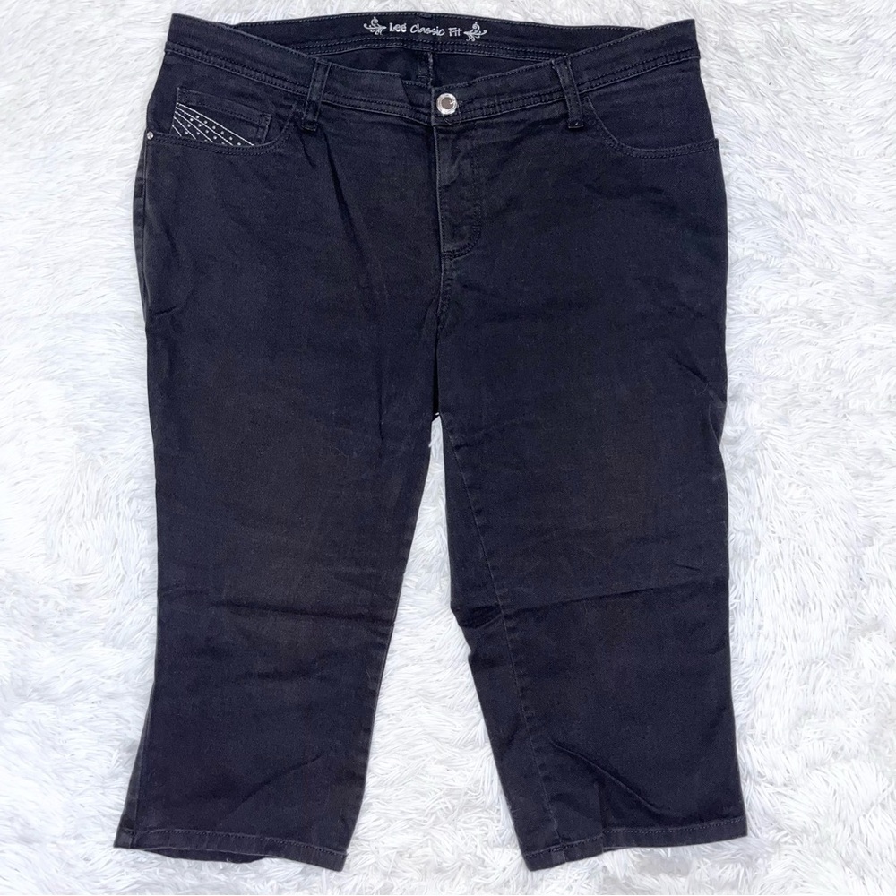 LEE Women’s Classic Fit Black Denim Jean Capri Plus Size 16W Medium